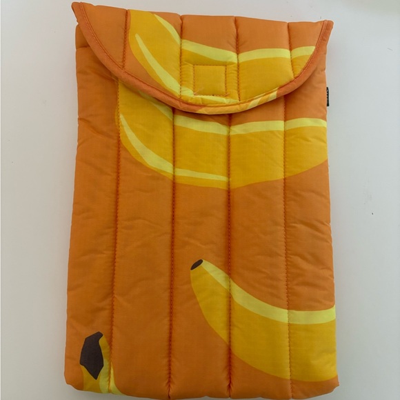 NWOT BAGGU 13" Banana Print Puffy Laptop Sleeve - Picture 3 of 15